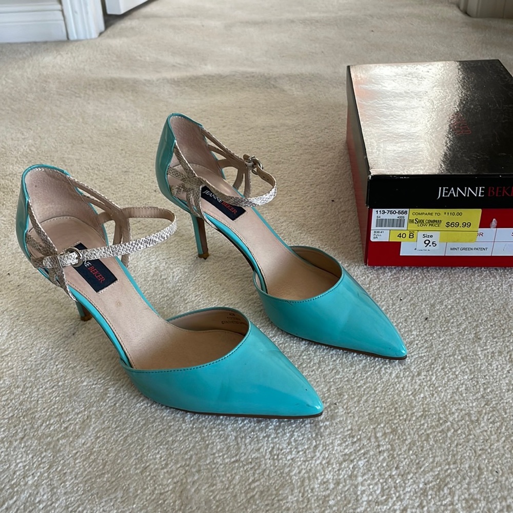 Jeanne Becker Mint green ankle strap pumps Vegan Patent leather
